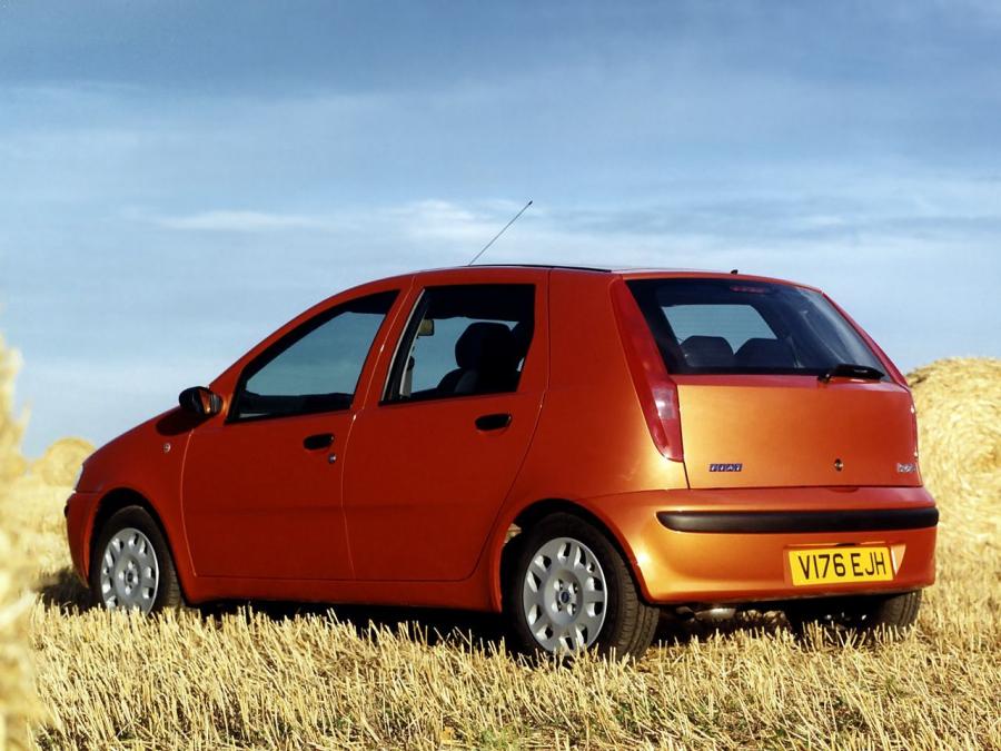  Fiat Punto 5-Door 1999 года  (UK) (фото 8 из 9)